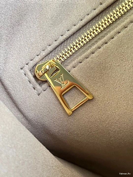 PM VUITTON LOUIS ONTHEGO 0315